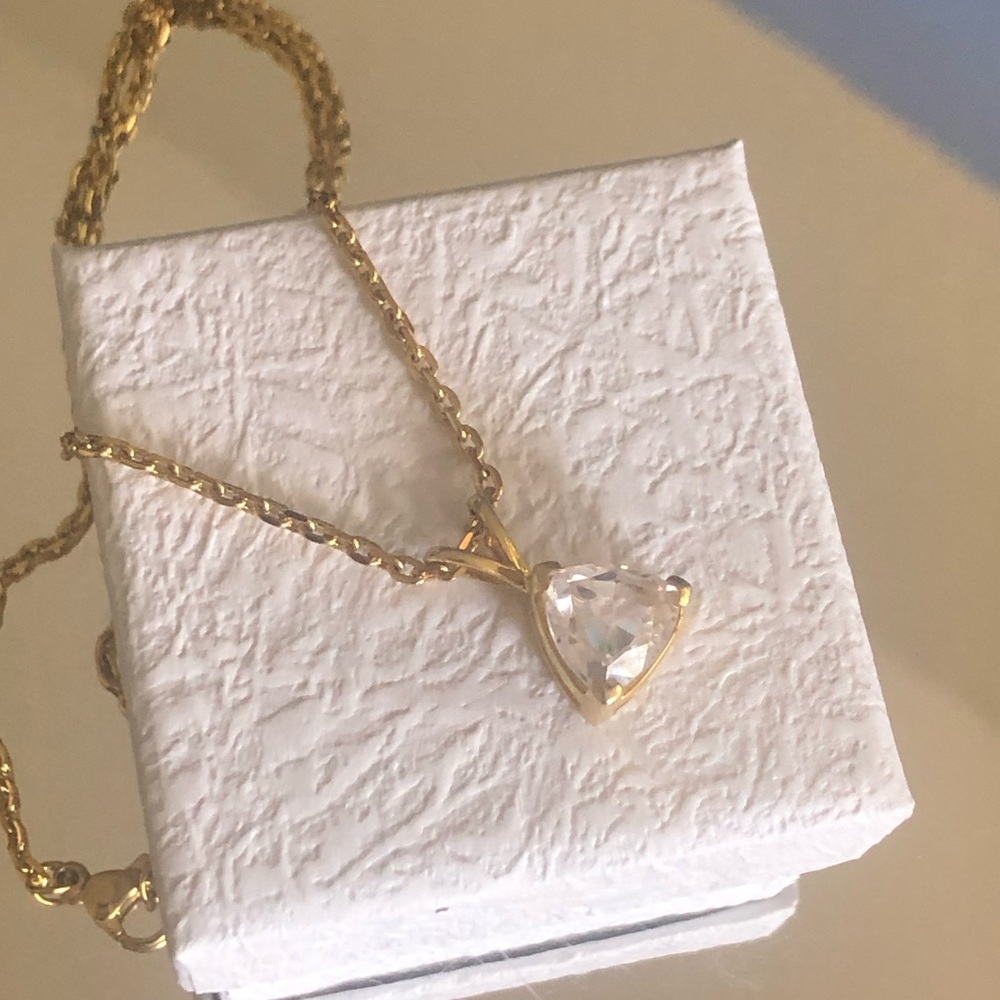 Vintage prong set triangle clear cubic zirconia pendant on chain necklace